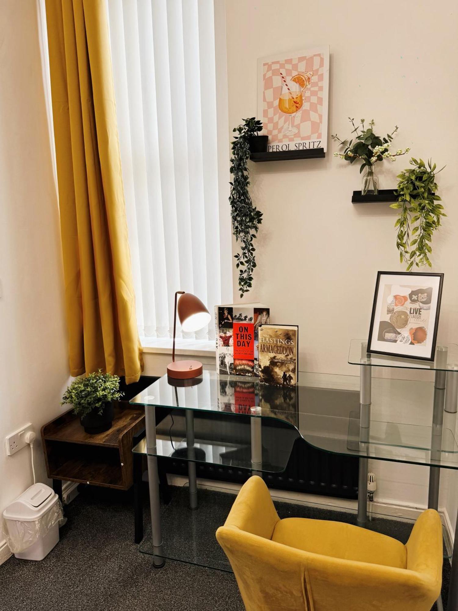 A&A Luxury Stay Rosedale St - Chic, Modern, City Centre, Neon Decor 선덜랜드 외부 사진
